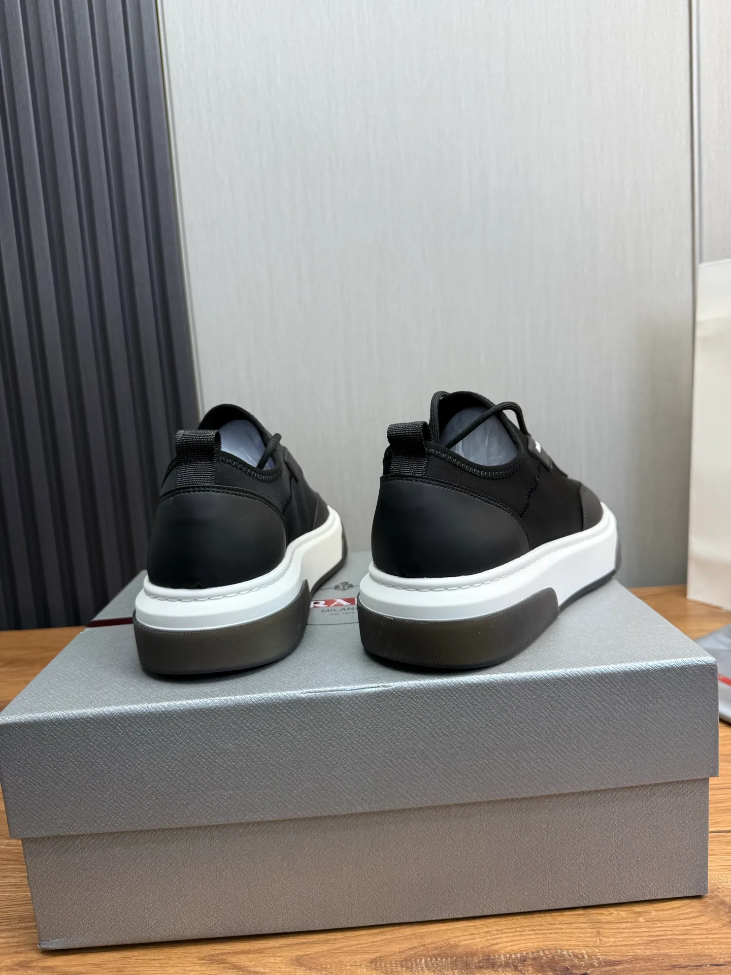 Men's shoes 💰580💰 [PRADA] Men's shoes are popular in the counter, official website is synchronized, 1 high-quality shipment ✔️Original cowhide splicing + cowhide lining, 1🆚1 replica, original sole, 38-45 (45 customized, non-refundable)
